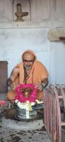 HH Swamiji performs Abhisheka at the historic Raja Ghat Temples (26.03.2025)